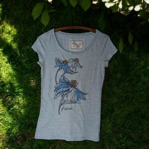 Aeropostale Babydoll Women's T-shirt Large Light Blue With Sequin Wood Details